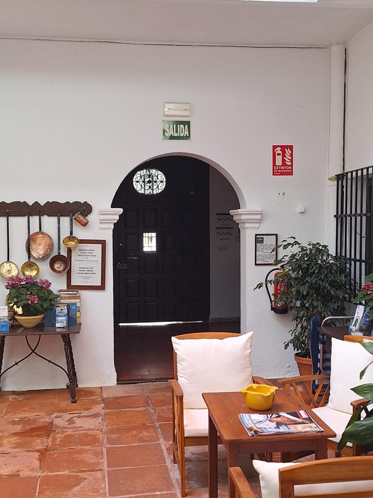 Hostal Gran Capitan Чипиона Екстериор снимка