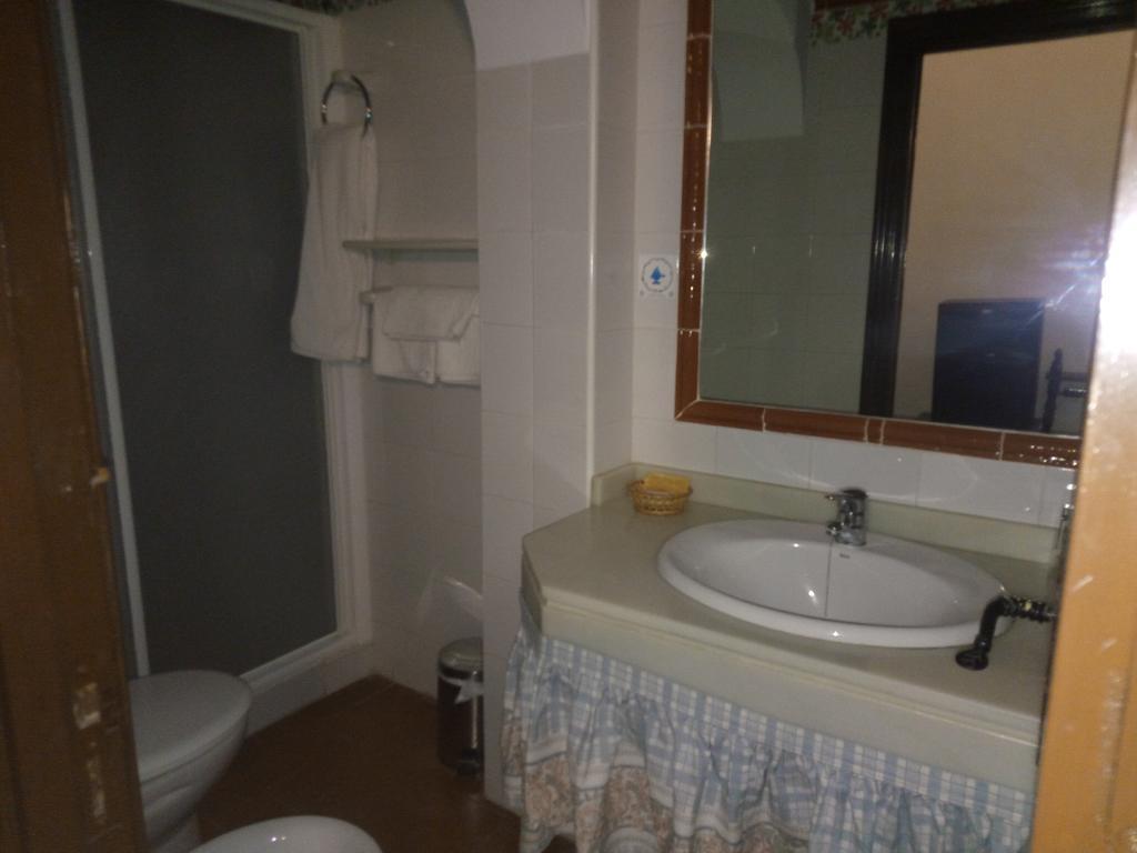 Hostal Gran Capitan Чипиона Екстериор снимка